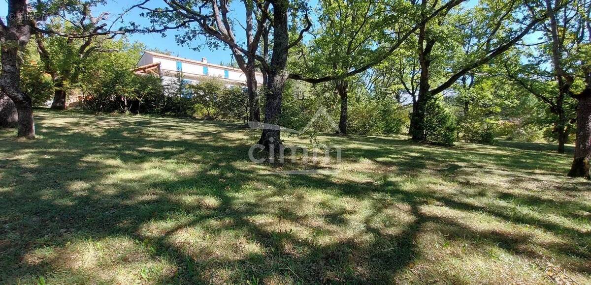 Maison à CHATEAUNEUF-DE-CHABRE
