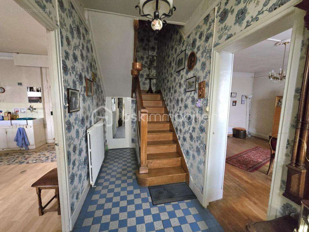 Maison à SAINT-PRIEST-BRAMEFANT