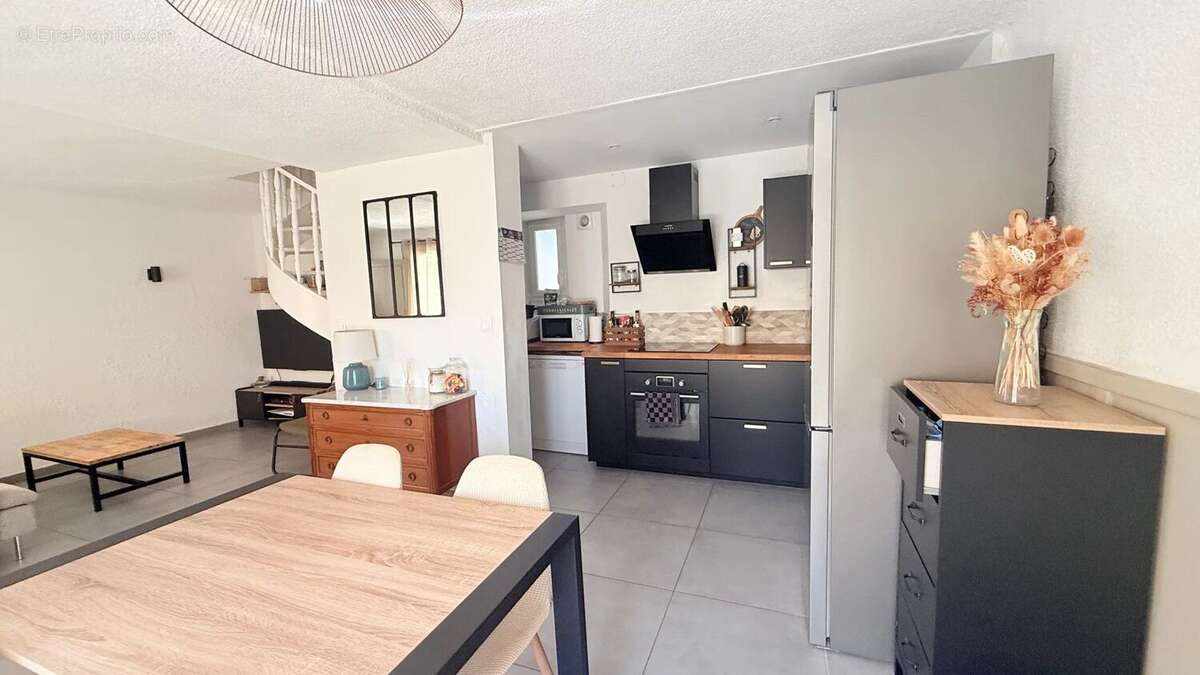 Maison à POURRIERES