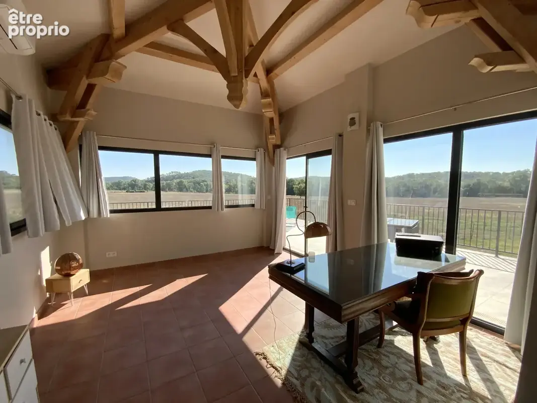 Propriété de 380 m2 avec vue panoramique sur les montagnes. - photo 2
