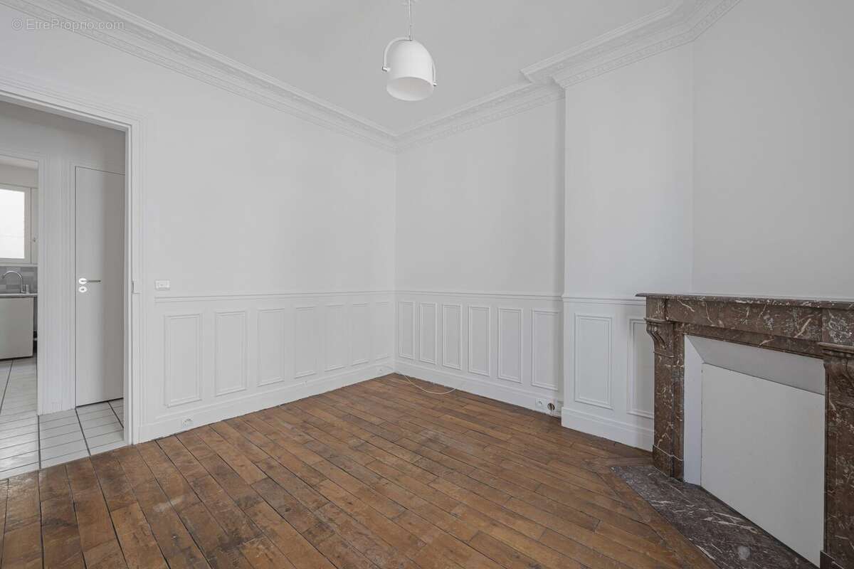 Appartement à COURBEVOIE