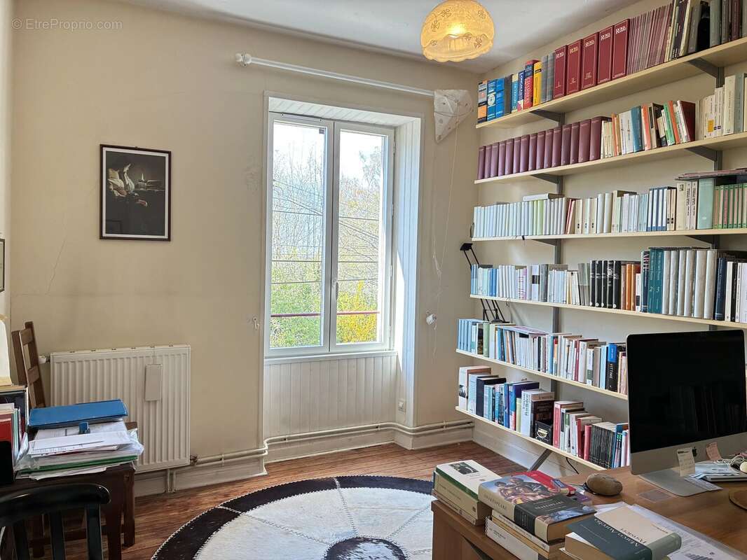 Appartement à SAINT-SULPICE-LES-FEUILLES