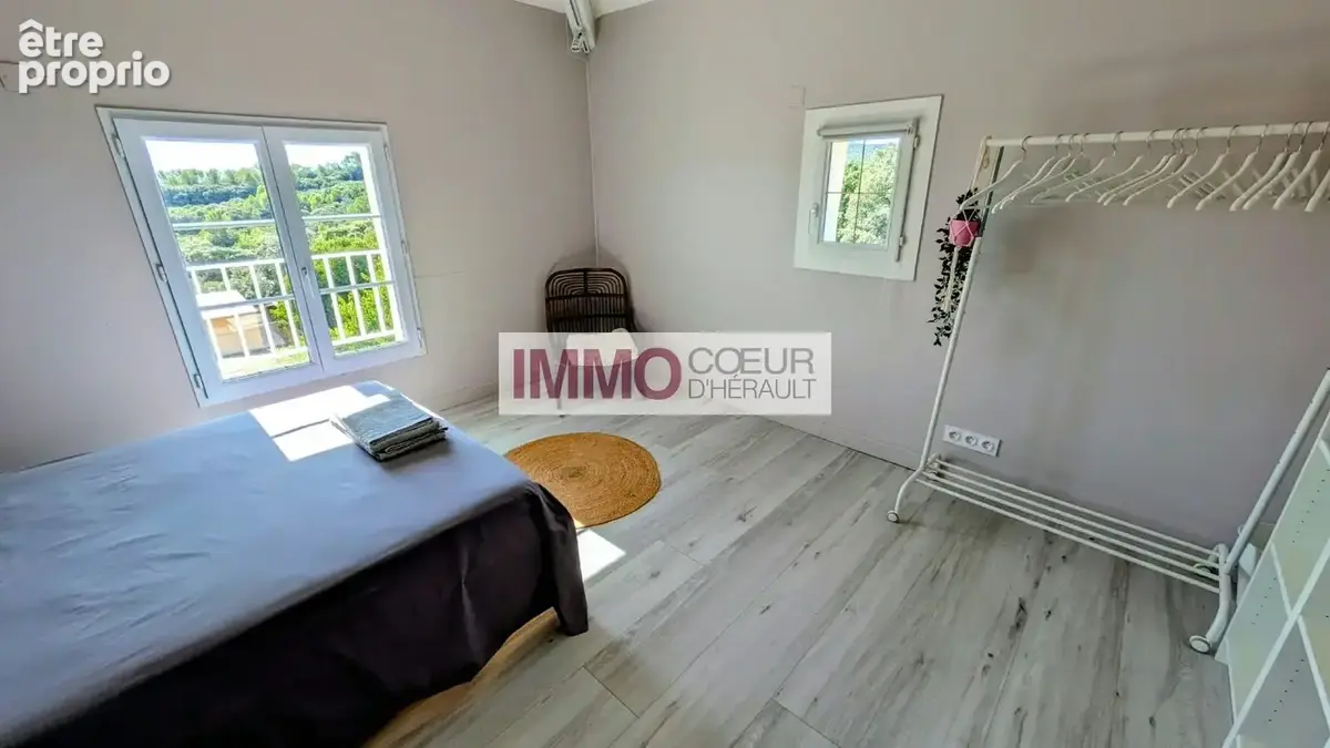 Proche de gignac propriété d'exception  plus d'1 hectare  villa + gîtes + piscine + hangar - photo 8