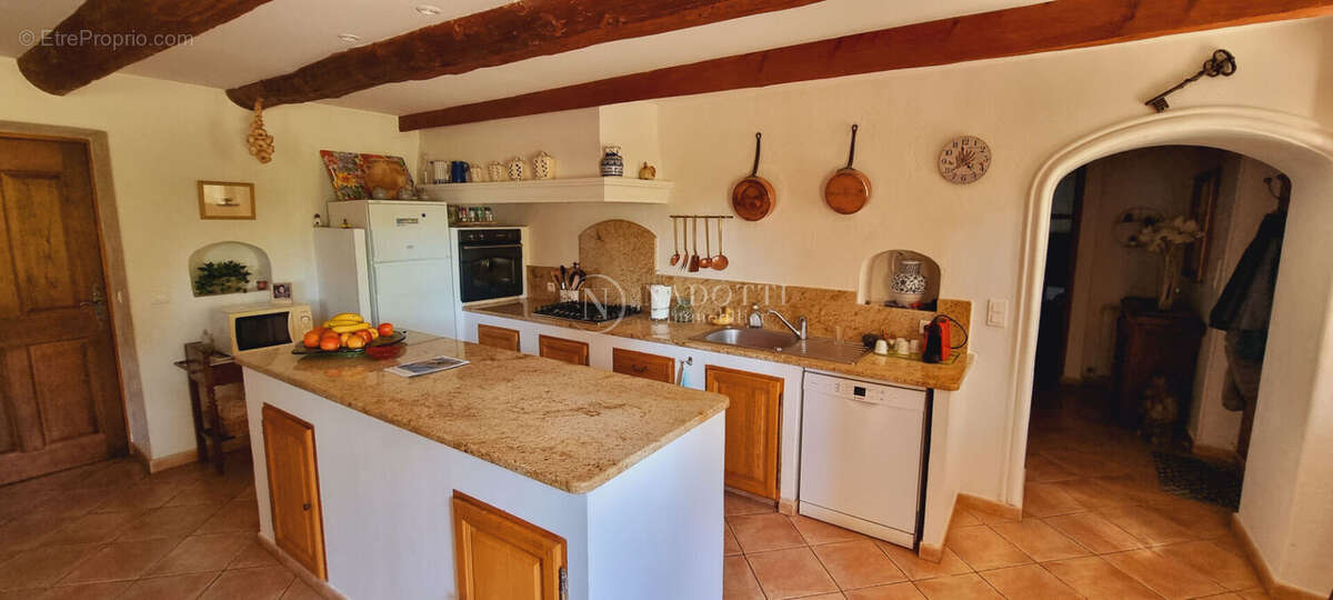 Cavaillon mas en campagne sur 9300 m² de terrain. - photo 6