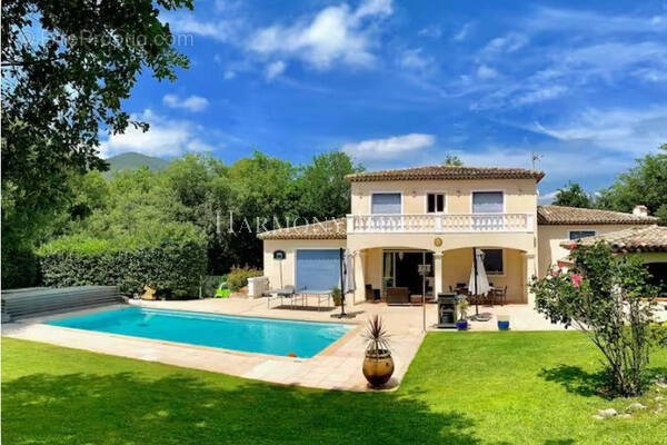 Maison à LA GAUDE