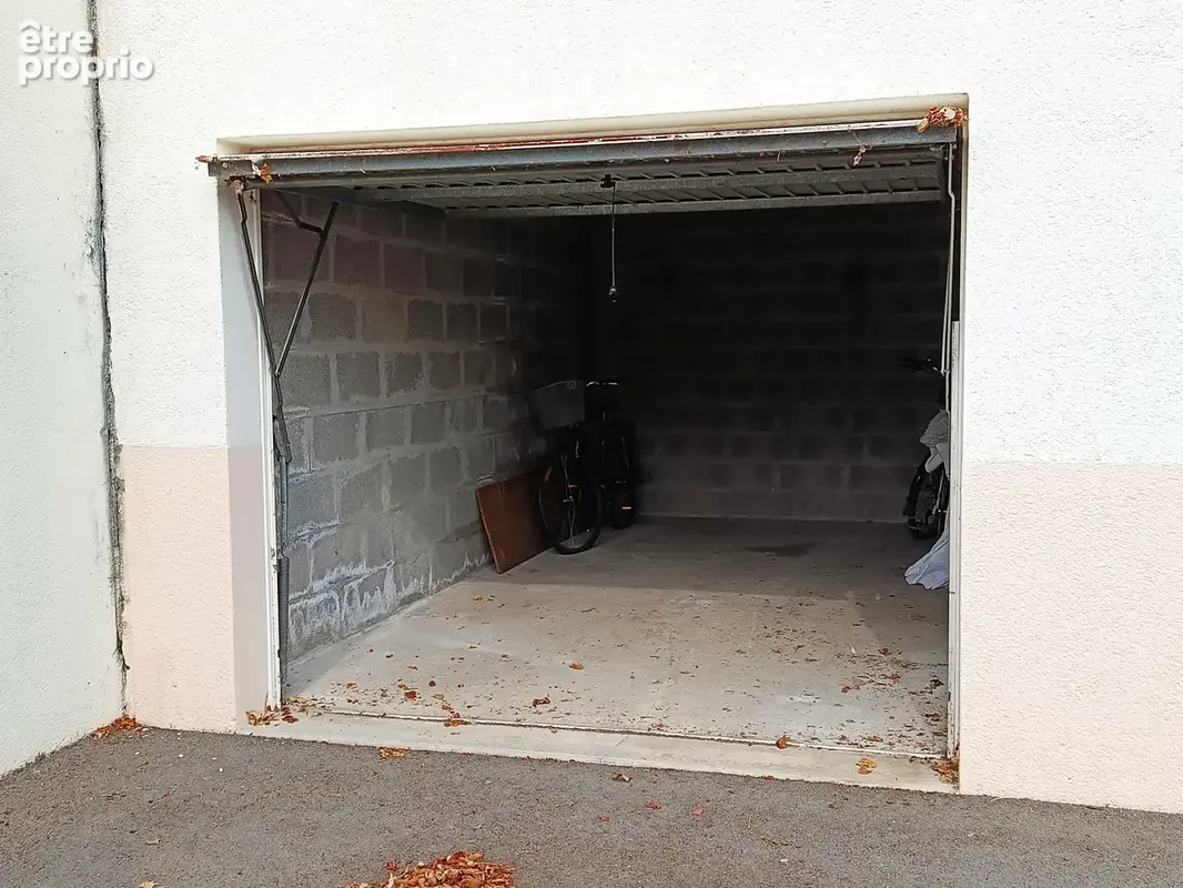 Garage clos et sécurisé, les Sables-D'Olonne secteur Saint Michel - photo 2