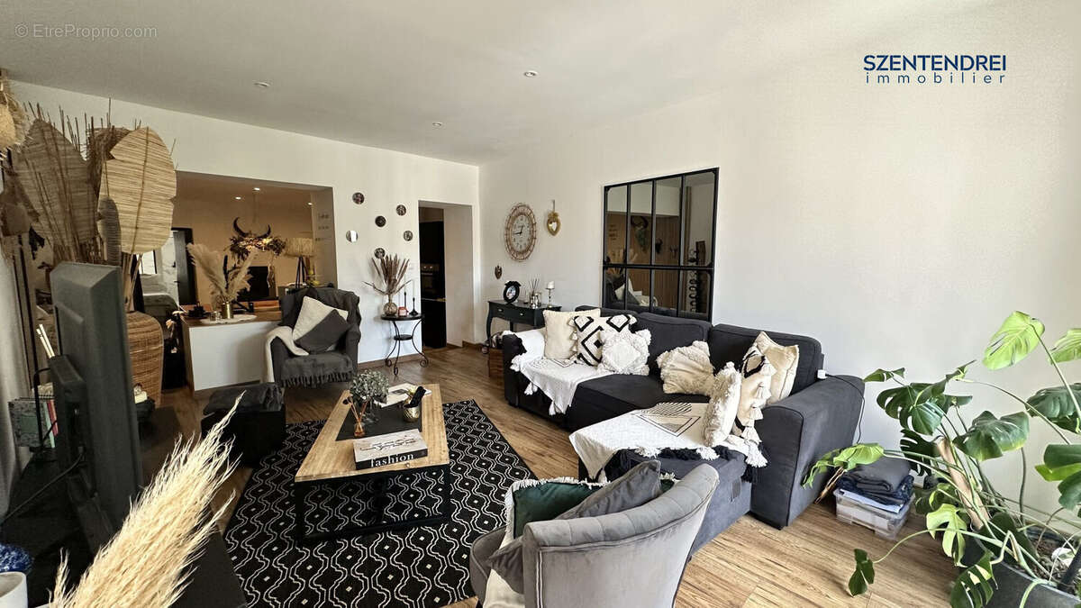 Appartement 70 m² à Lunel  - photo 2