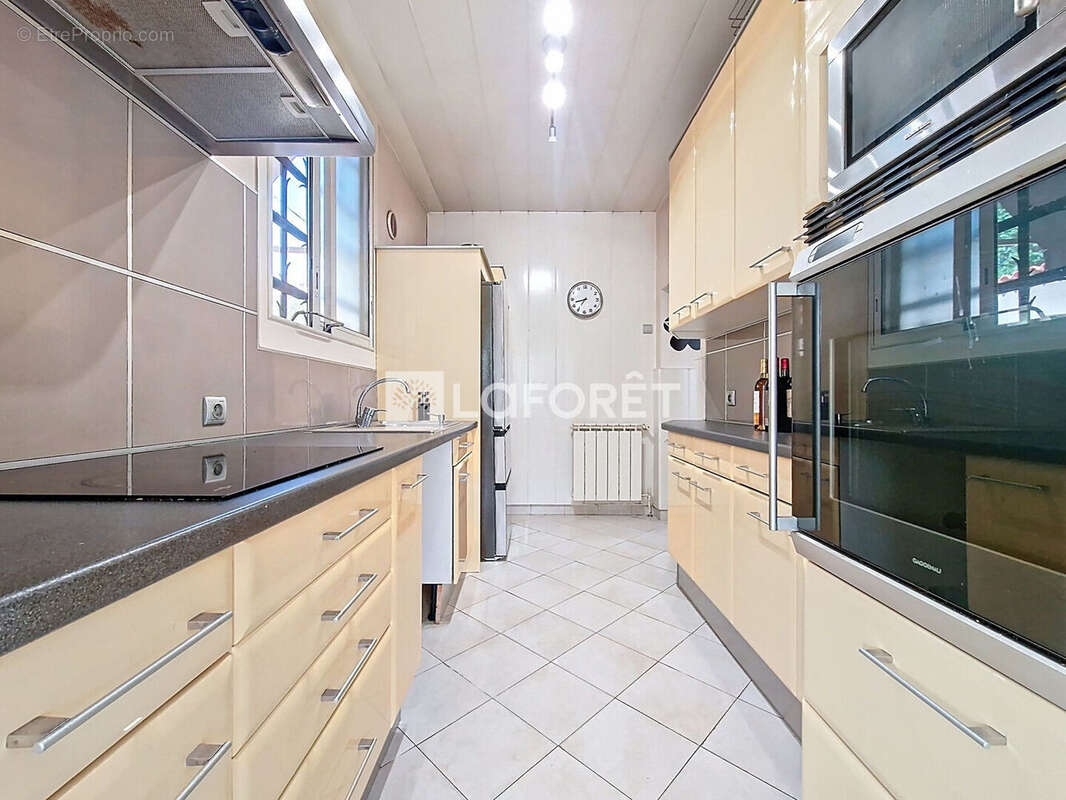 Appartement à MARSEILLE-9E