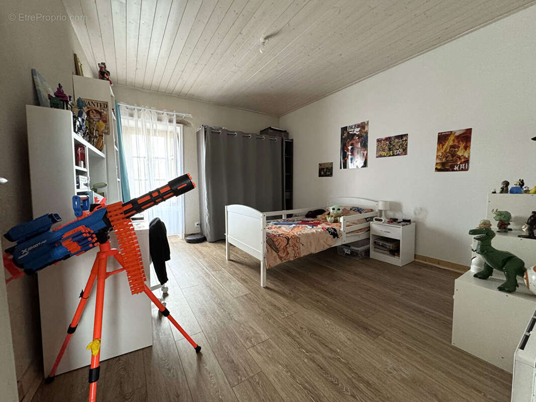 Maison à BEAULIEU-SOUS-LA-ROCHE