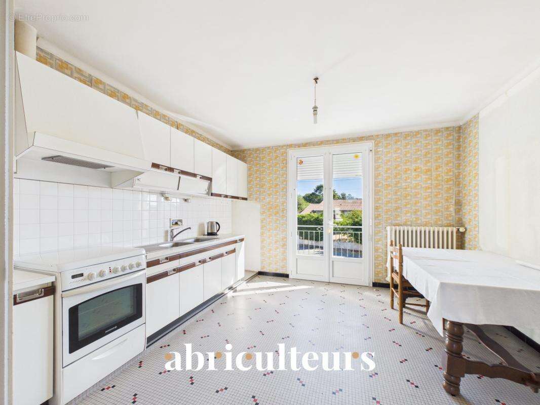 Maison type nantaise , avec grand jardin en vente à bourg de St Hilaire de Clisson (44190) - photo 4