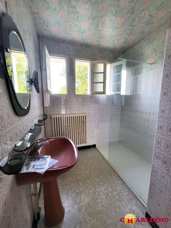 Maison à SAINT-JUNIEN