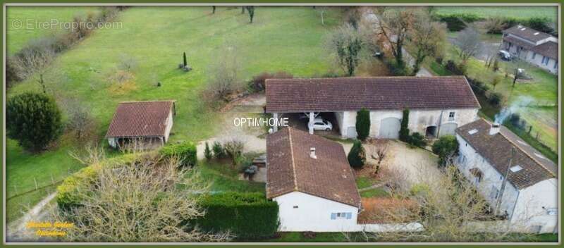 Maison à AUBETERRE-SUR-DRONNE