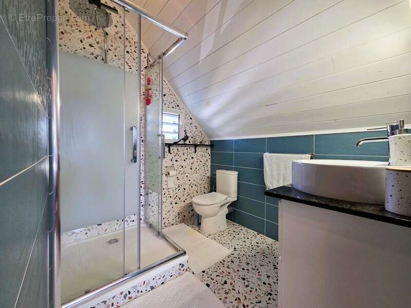 Maison T4 rénovée + studio indépendant neuf – Vue océan – Plateau Caillou - photo 13