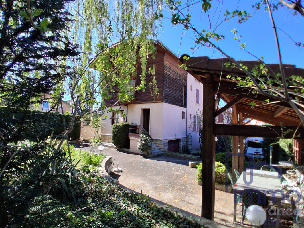 Maison 150 m² à Le Puy-En-Velay  - photo 2
