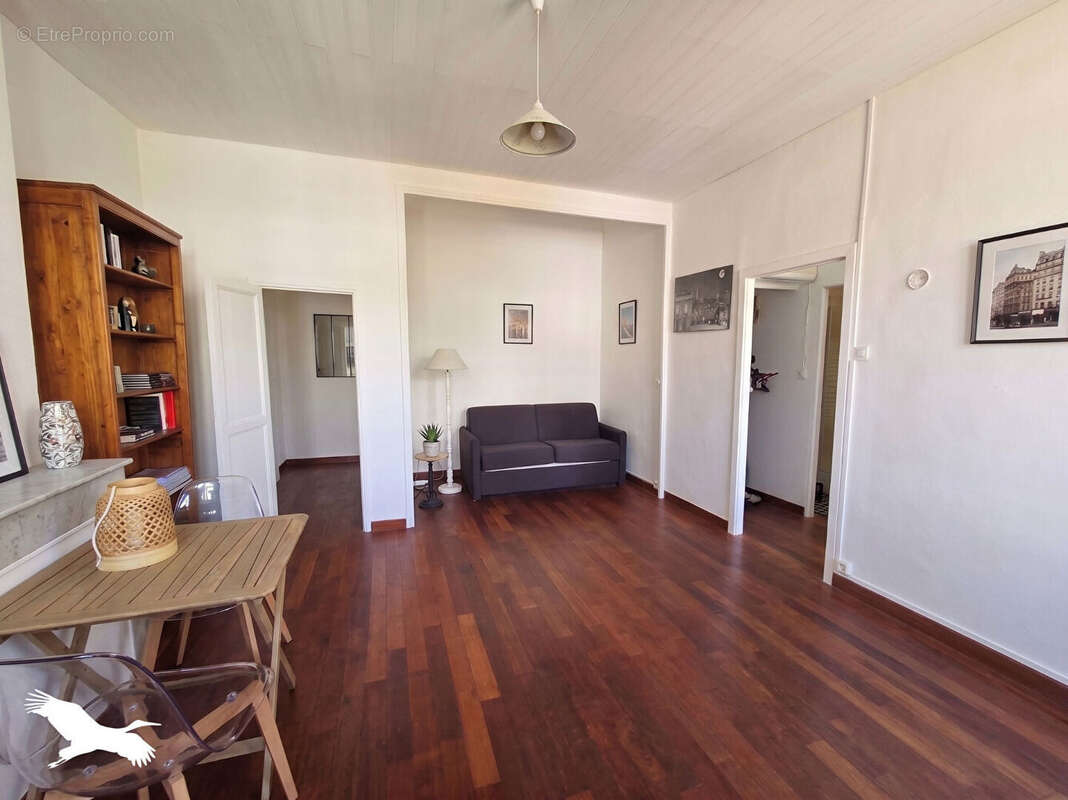 Appartement à MARSEILLE-1E