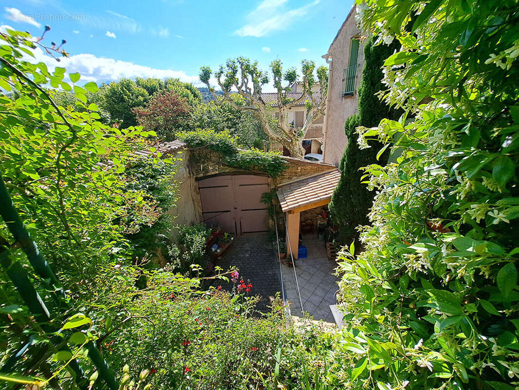 Maison à LE BARROUX