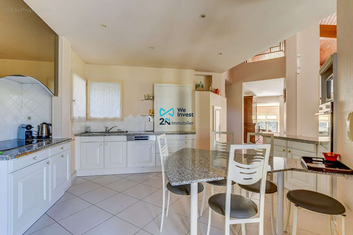 Maison 240 m² à Montastruc-La-Conseillere  - photo 6