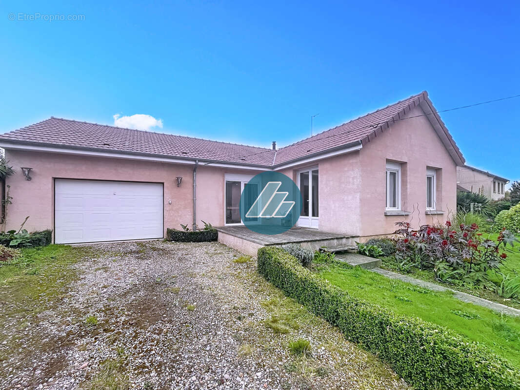 Maison à MOYENNEVILLE