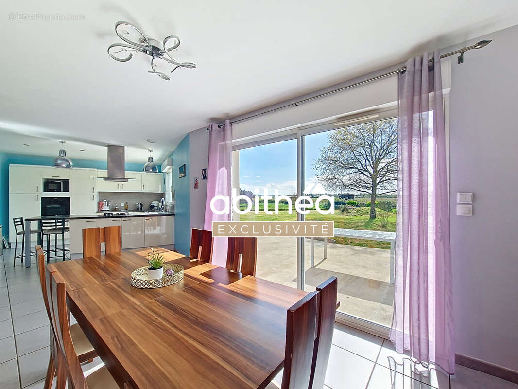 Maison à SAINT-GENIS-DE-SAINTONGE