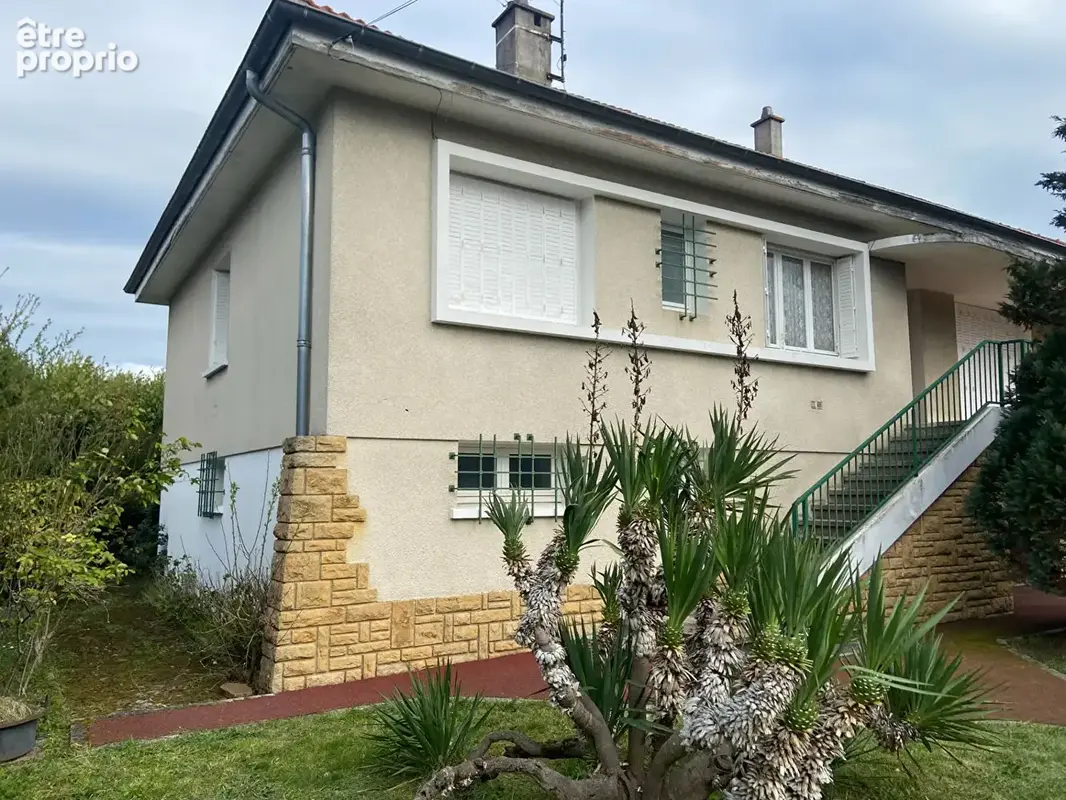 Maison à LE COTEAU