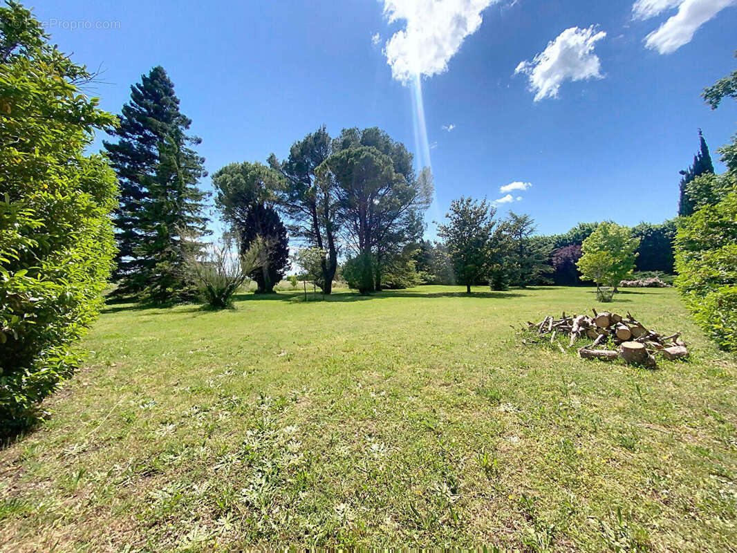 Maison à CAMARET-SUR-AIGUES