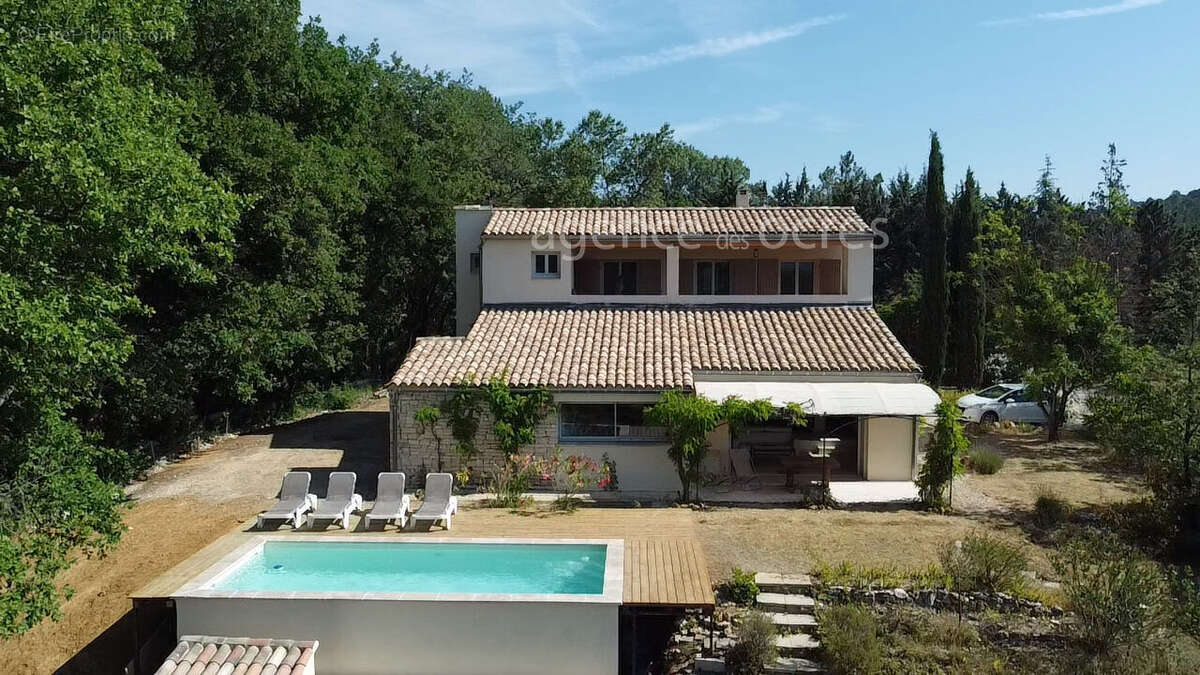 Maison à ROUSSILLON