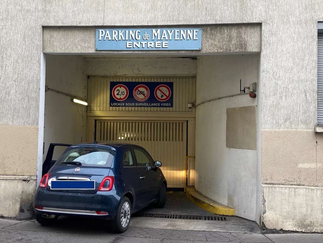 Parking à PARIS-4E