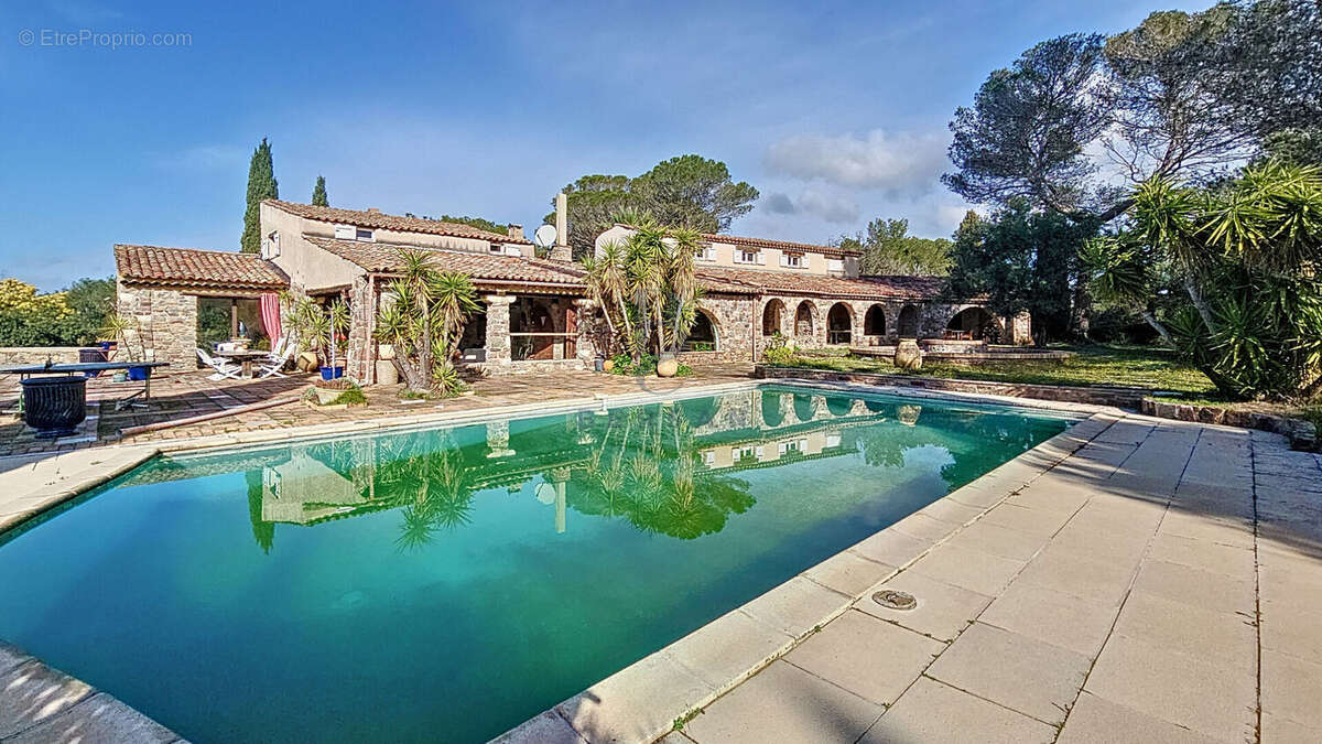 Maison à FREJUS