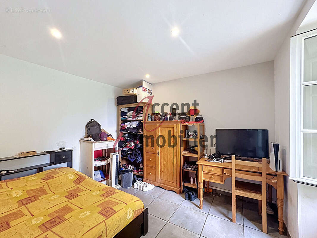 Mollégès, partie de mas de 263m² avec piscine - photo 8