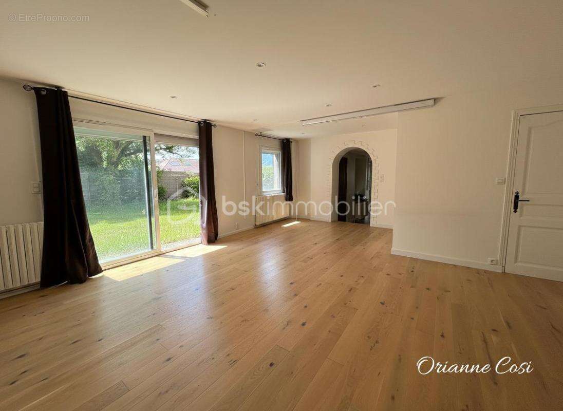 Maison familiale rénovée de 175 m² – 5 chambres – Terrain 904 m² - photo 4