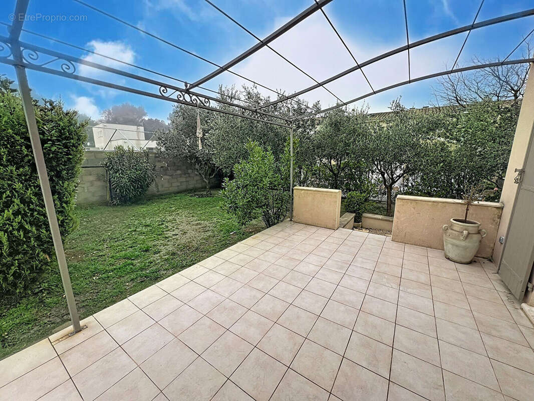 Maison à ROCHEFORT-DU-GARD