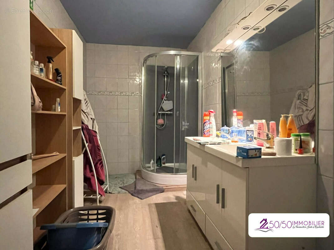 Maison à SAINT-THONAN