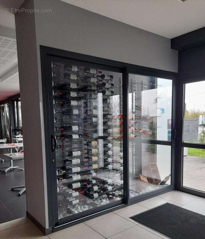 Commerce à PAUILLAC