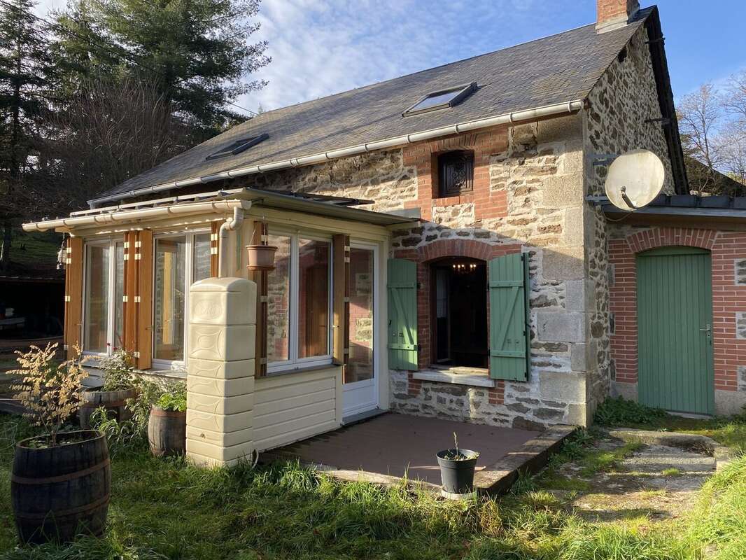 Maison à NEUVIC-ENTIER