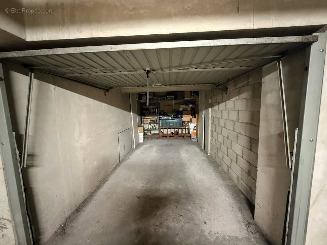 Parking à FREJUS