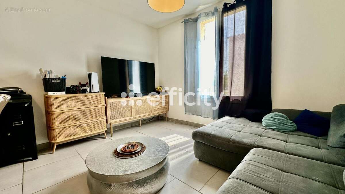 Maison à COURTHEZON