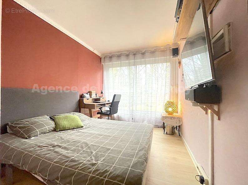 Chbre 1 - Appartement à BRUNOY