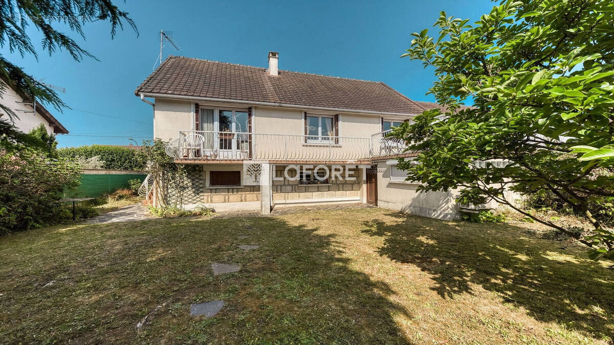 Maison à ROISSY-EN-BRIE