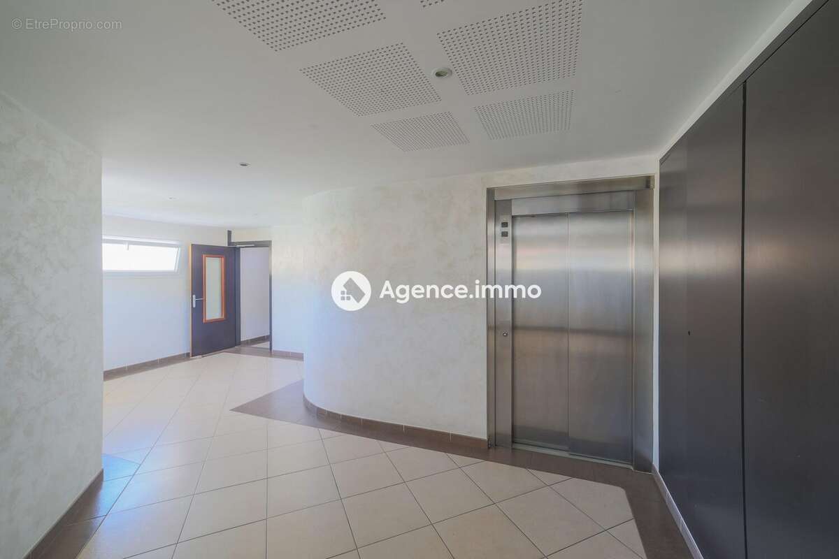 Appartement à LE LUC