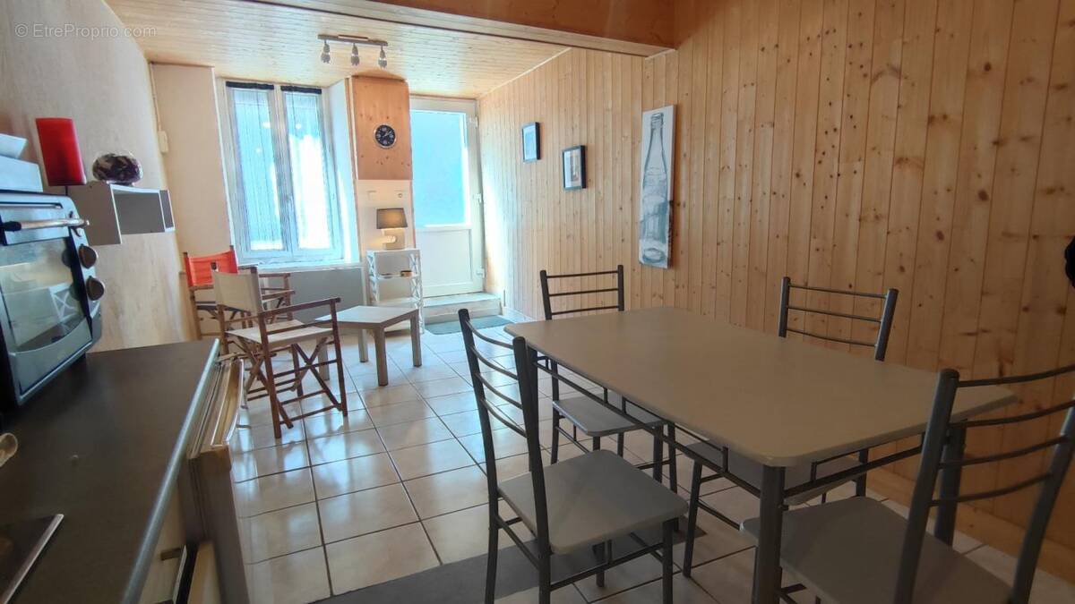 Maison à L&#039;AIGUILLON