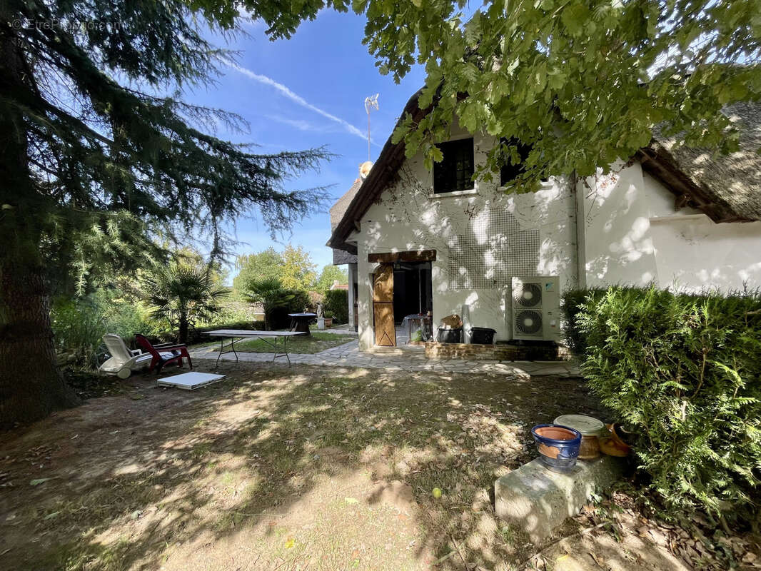 Maison à LES MESNULS