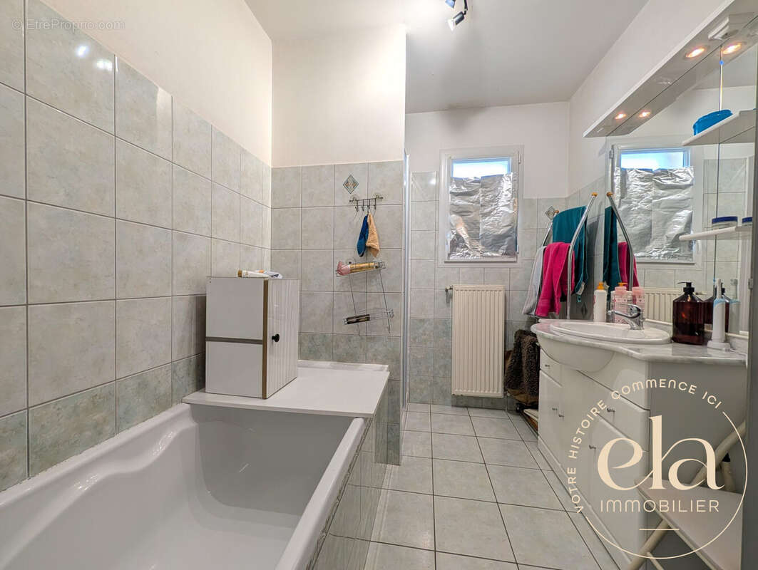 Maison 91 m² à Pouzauges  - photo 7