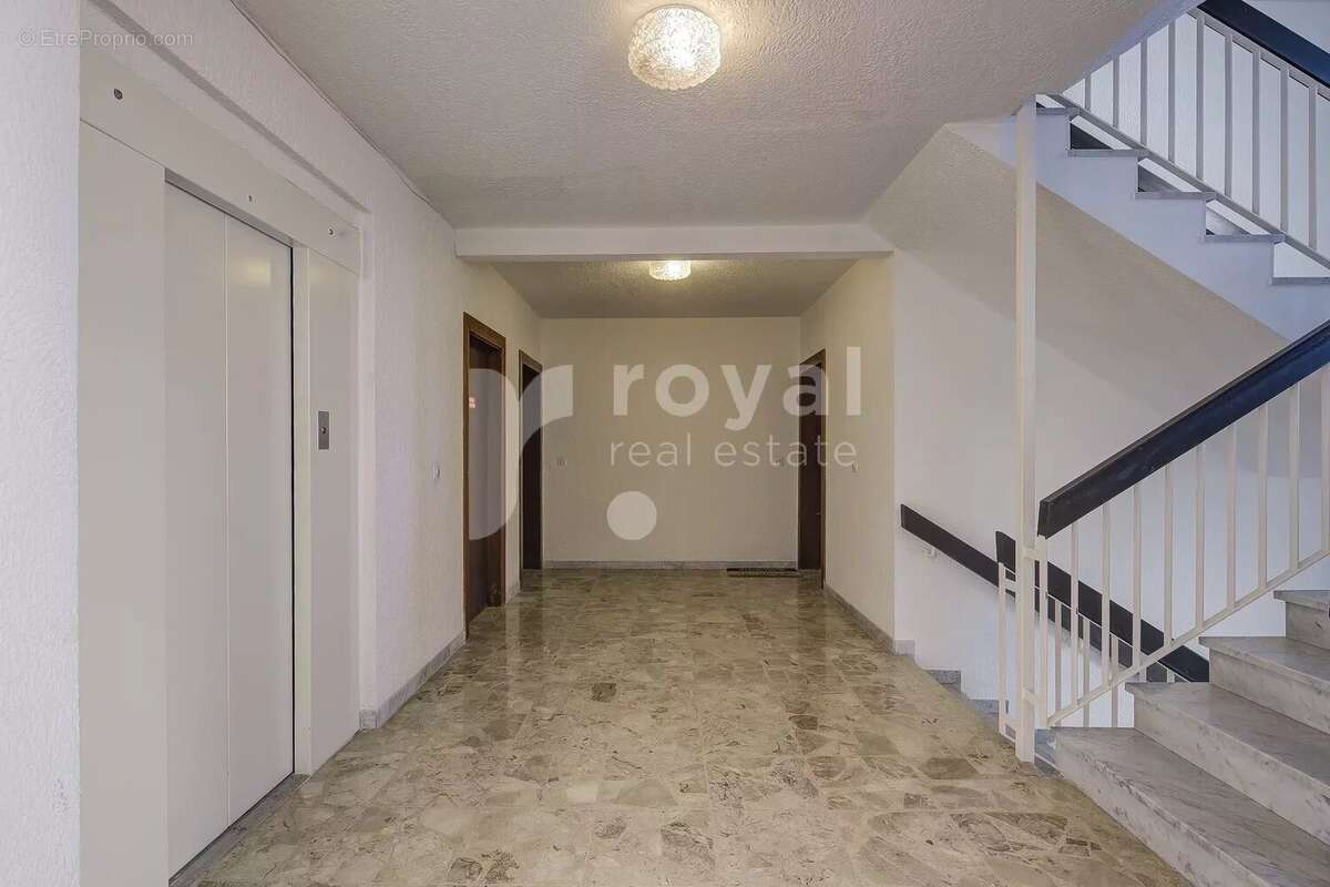 Appartement à MANDELIEU-LA-NAPOULE