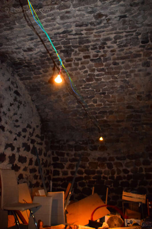 Maison à MONTPEZAT-SOUS-BAUZON