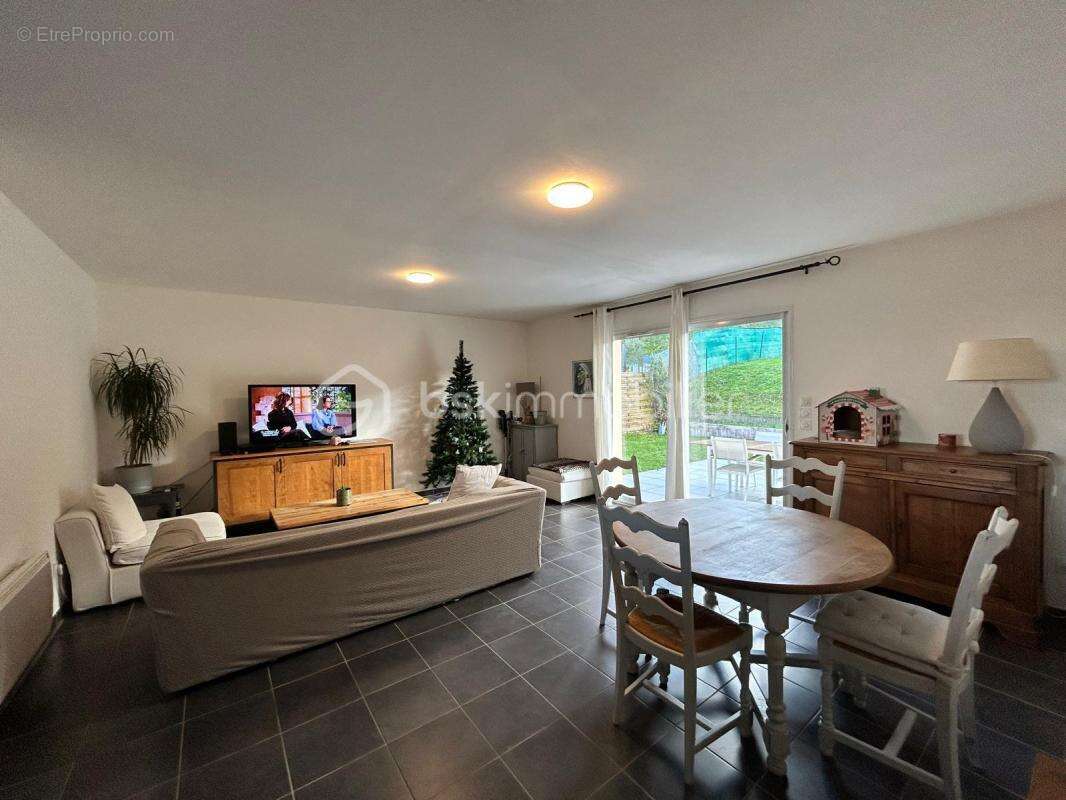 Maison à CUBZAC-LES-PONTS