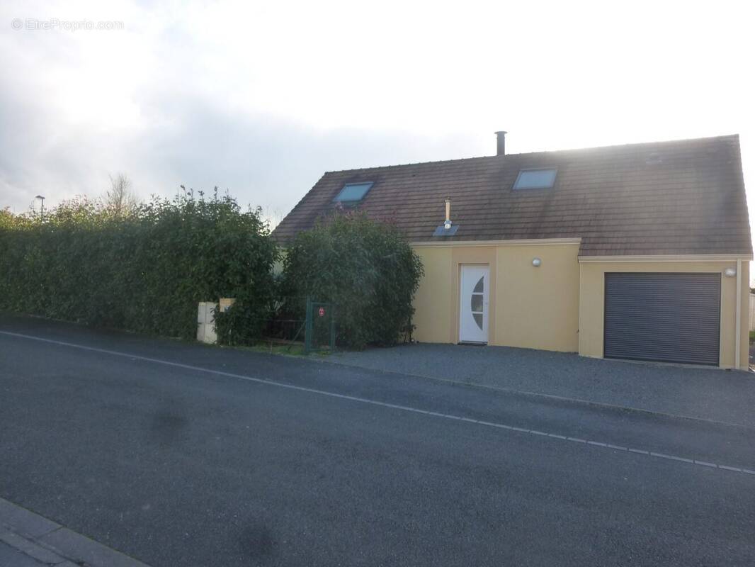 Maison à LOUE