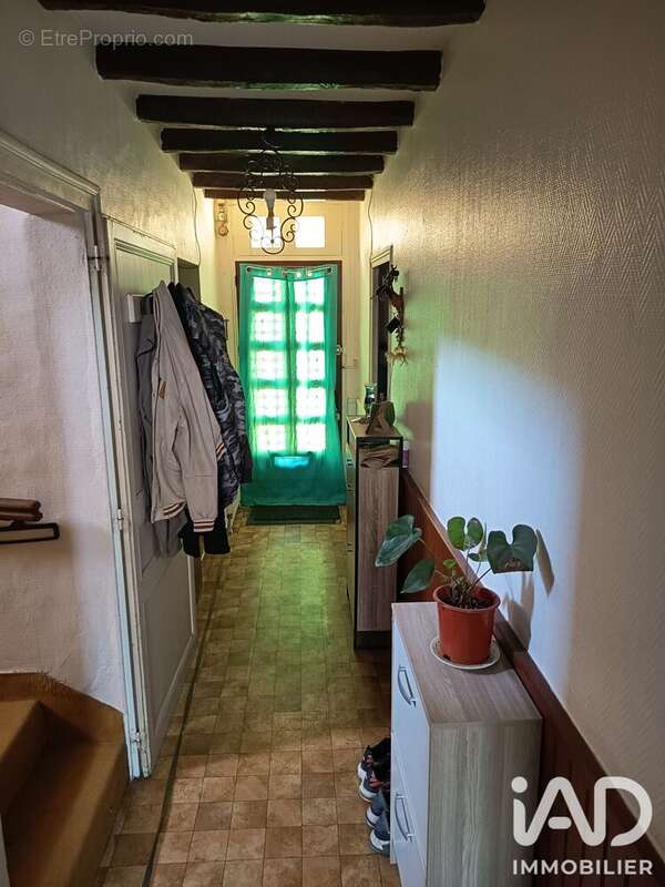 Maison 100 m² à Doue-La-Fontaine  - photo 7