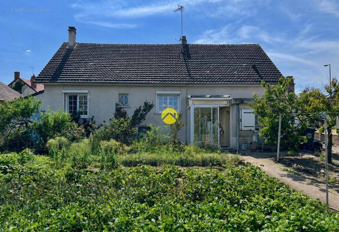 Maison à SURY-PRES-LERE