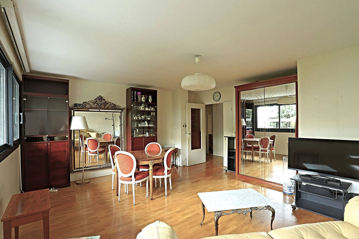 Appartement à PARIS-15E