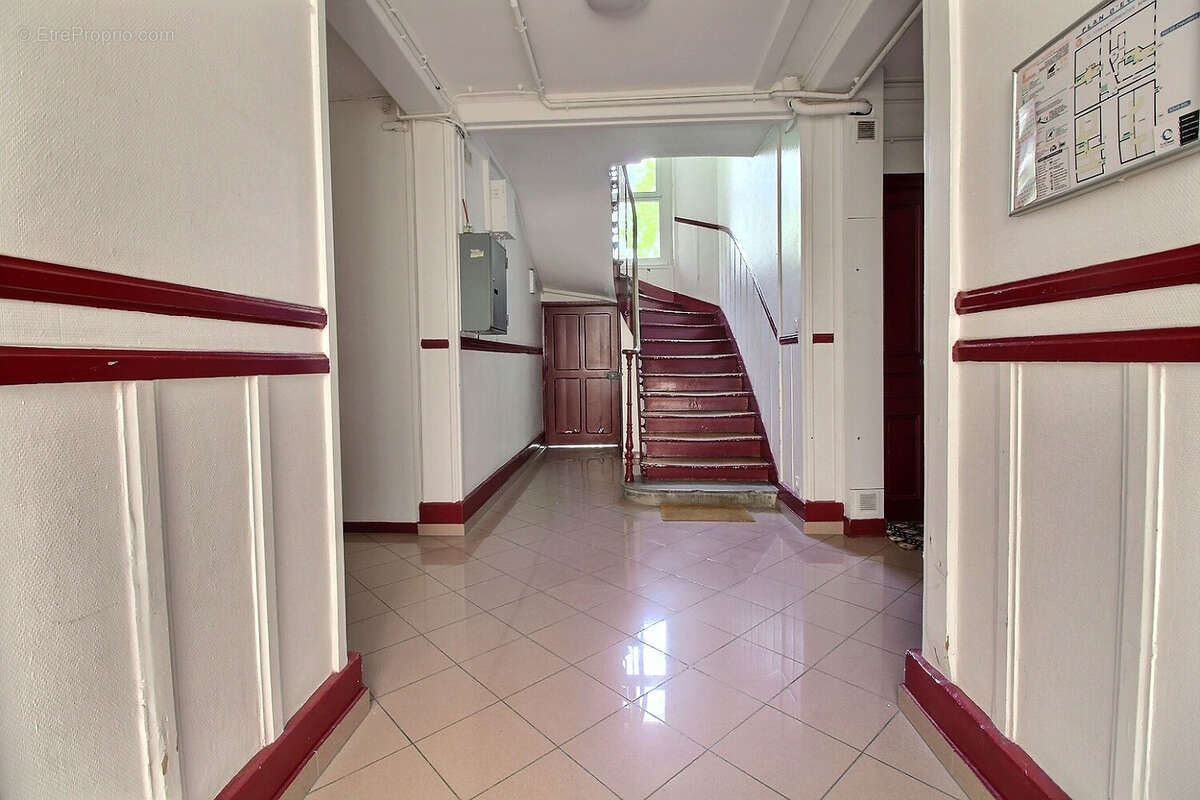 Appartement à COURBEVOIE